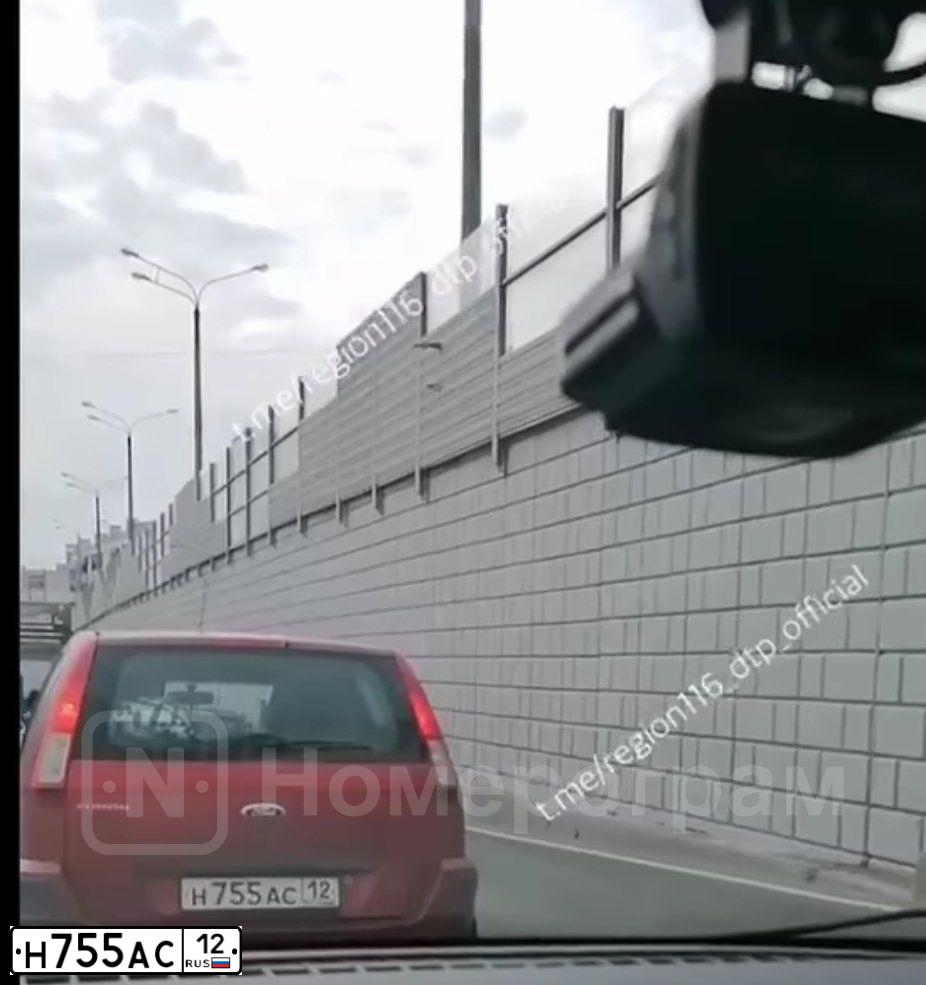 Фото автомобиля FORD FUSION, 2006 — госномер Н755АС12. Цвет: ТЕМНО-КРАСНЫЙ
