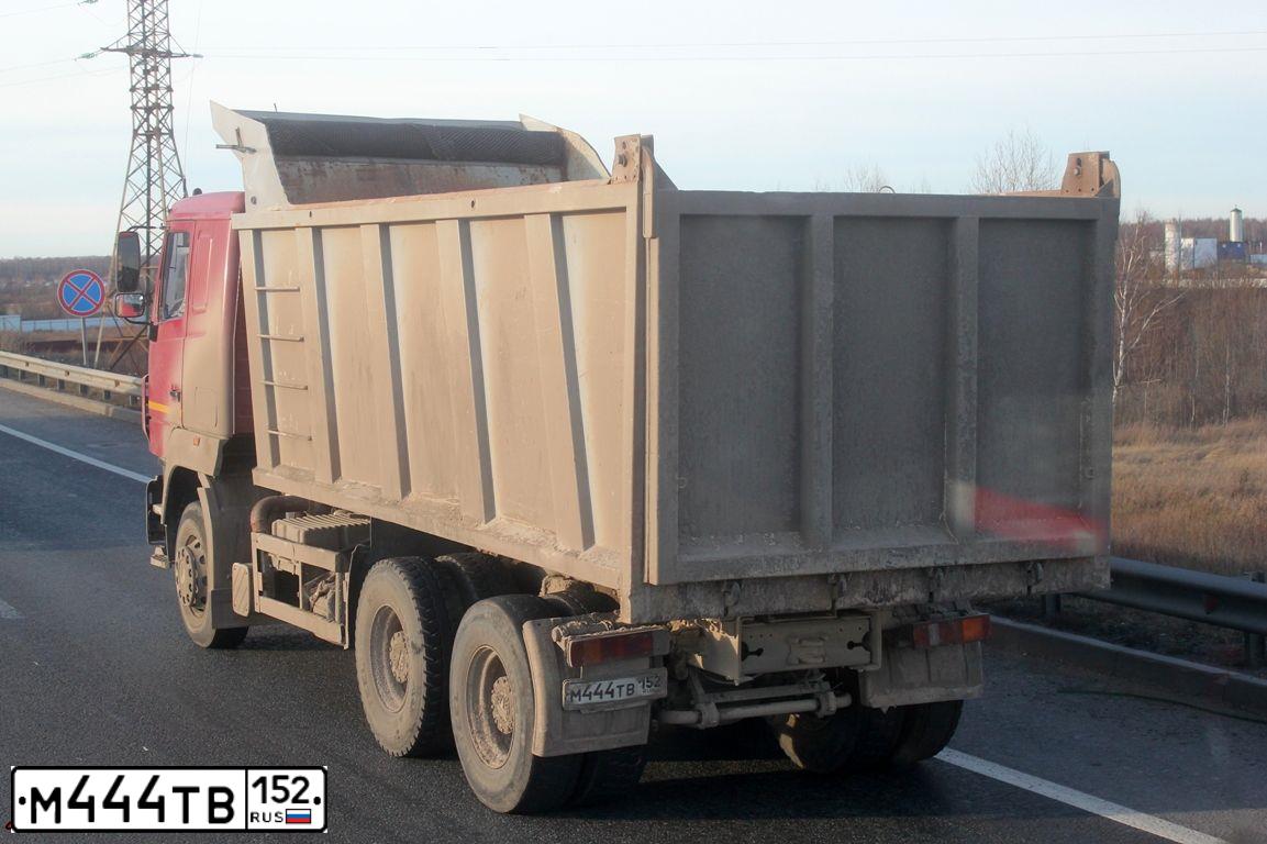 Фото автомобиля MAZ 6501 /6X4/, 2014 — госномер М444ТВ152. Цвет: Красный