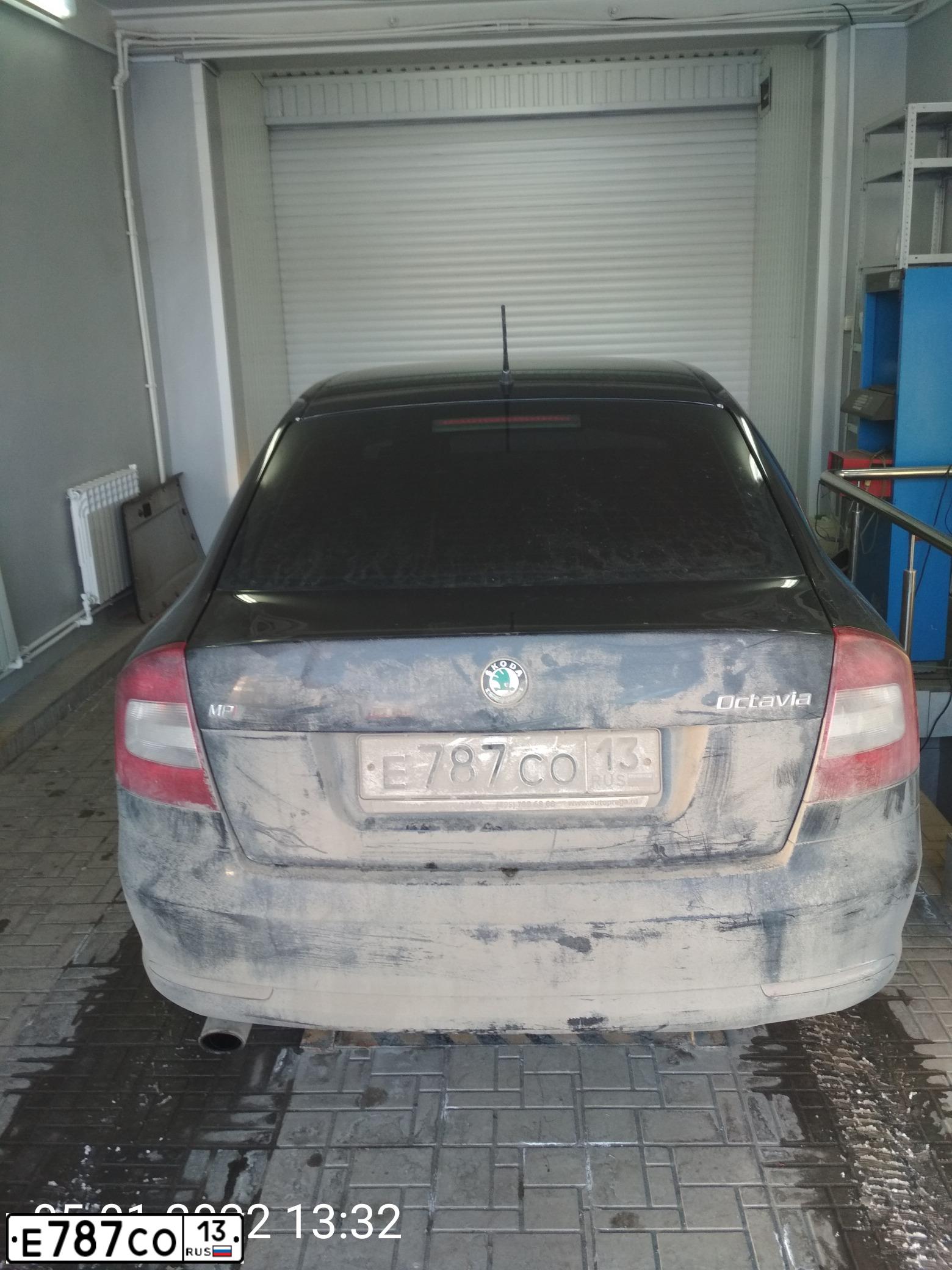 Фото автомобиля SKODA OCTAVIA, 2012 — госномер М605ОУ13. Цвет: ЧЕРНЫЙ