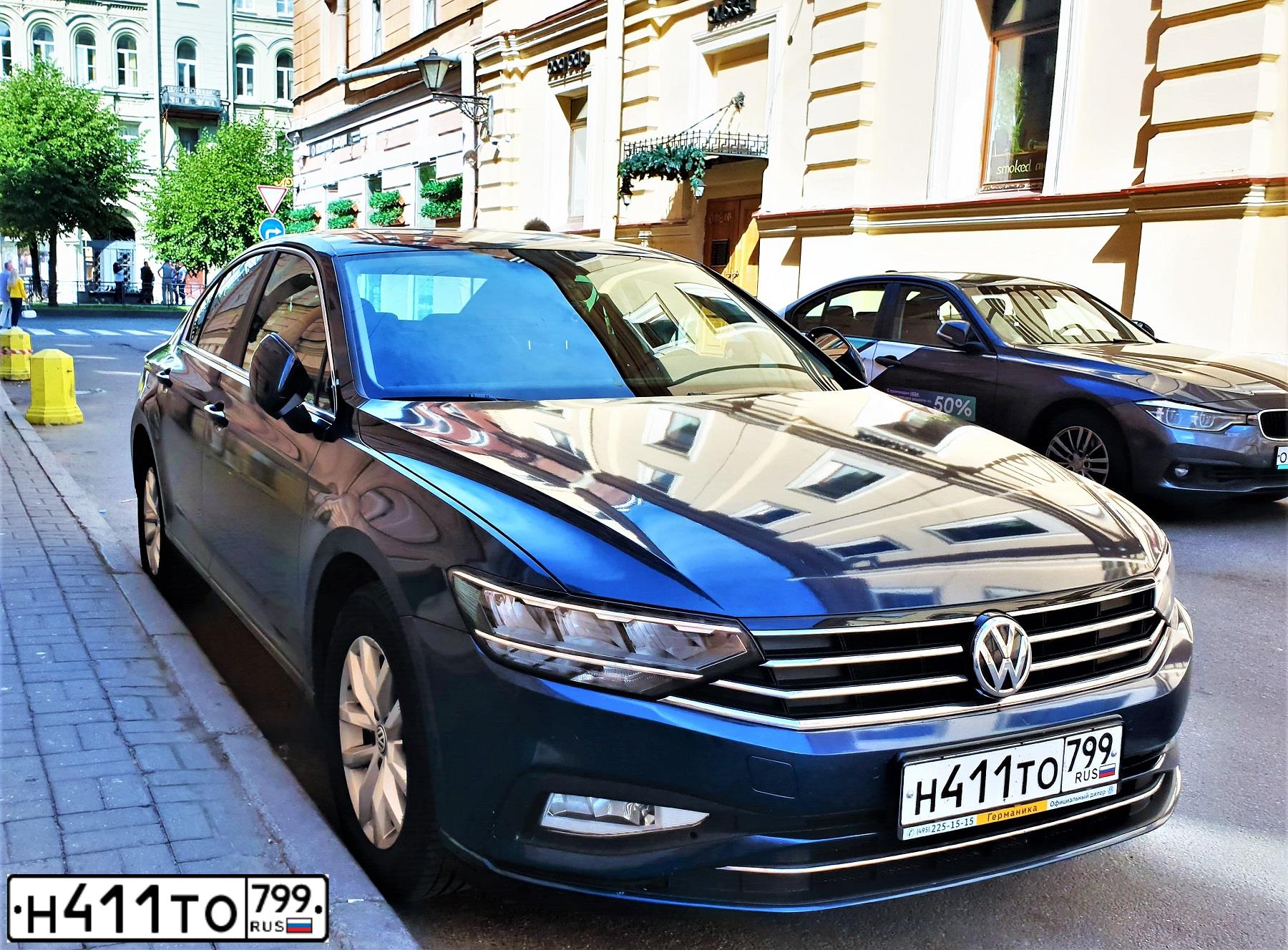 Фото автомобиля VOLKSWAGEN PASSAT, 2020 — госномер Н411ТО799. Цвет: СИНИЙ
