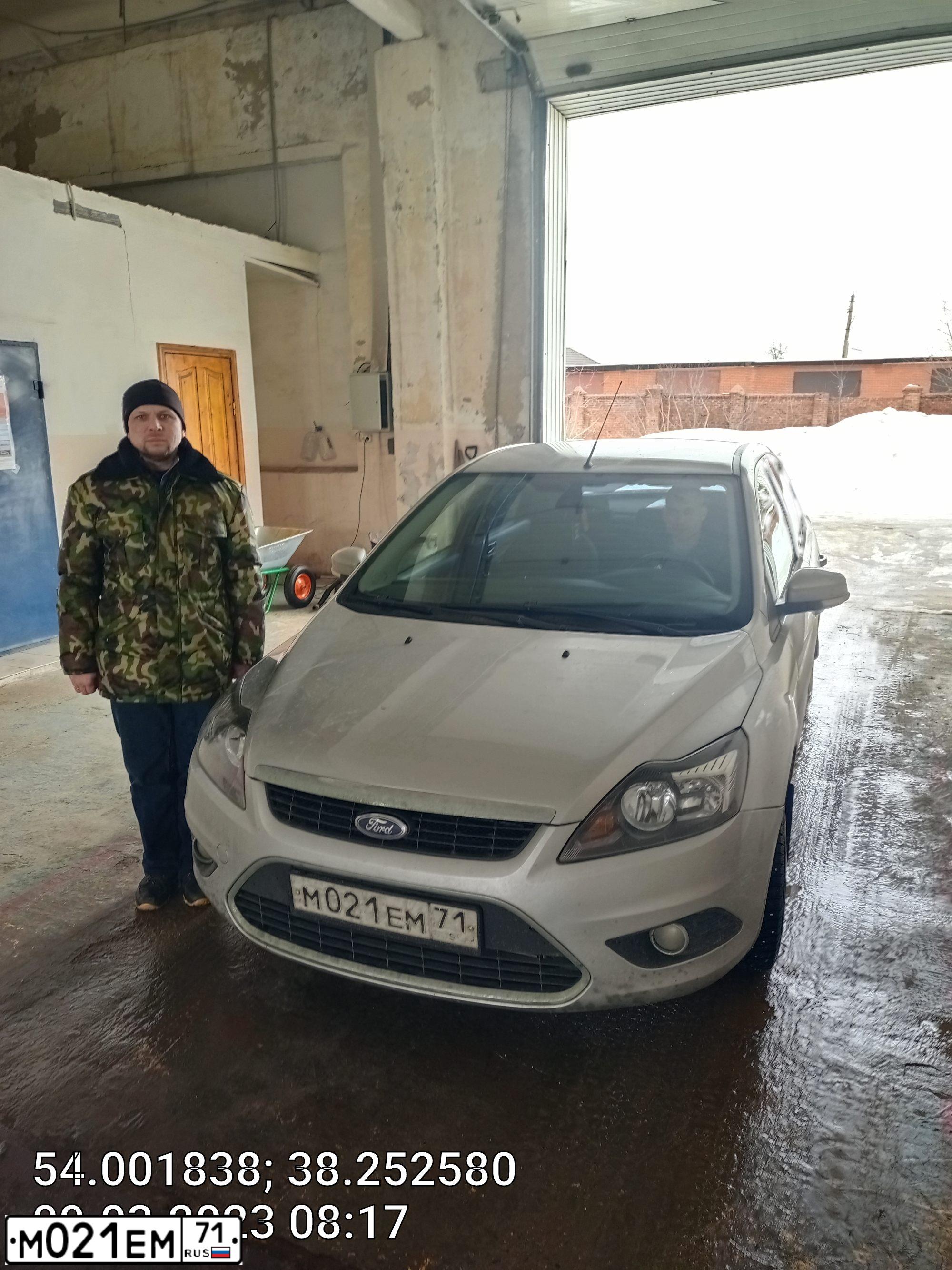 Фото автомобиля FORD FOCUS, 2011 — госномер М021ЕМ71. Цвет: СЕРЕБРИСТЫЙ