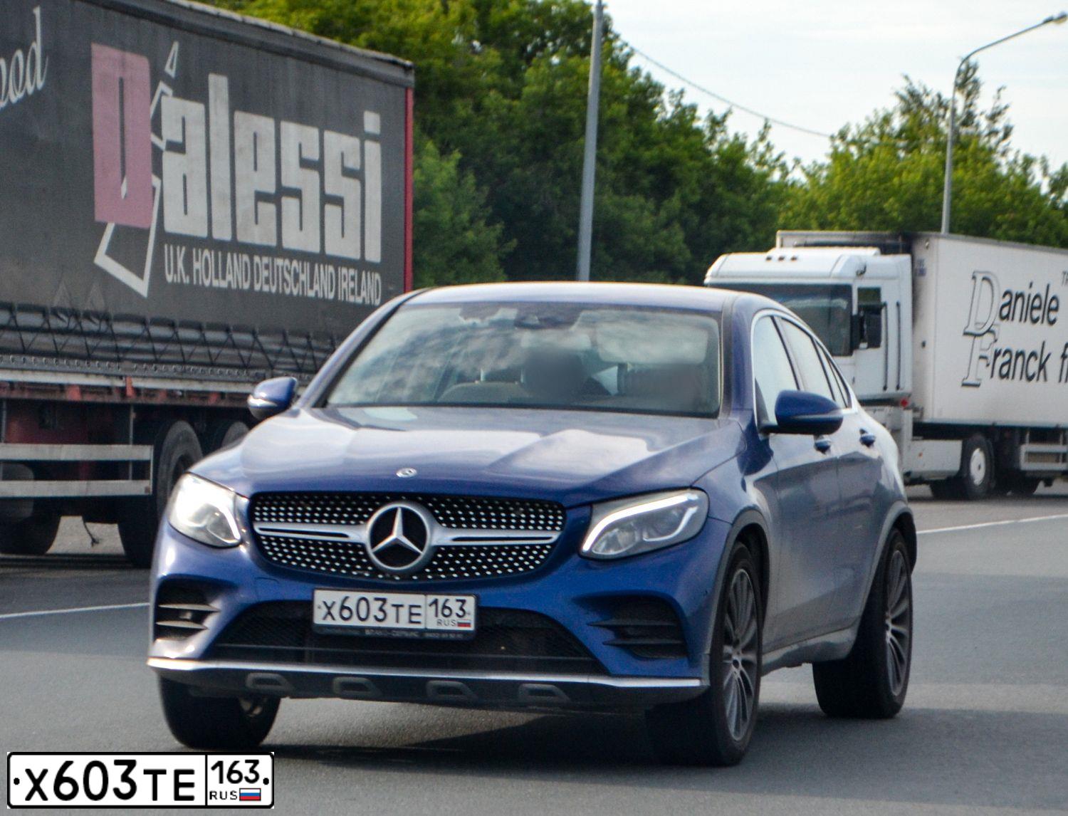 Фото автомобиля MERCEDES-BENZ GLC300, 2017 — госномер М486РО763. Цвет: СИНИЙ