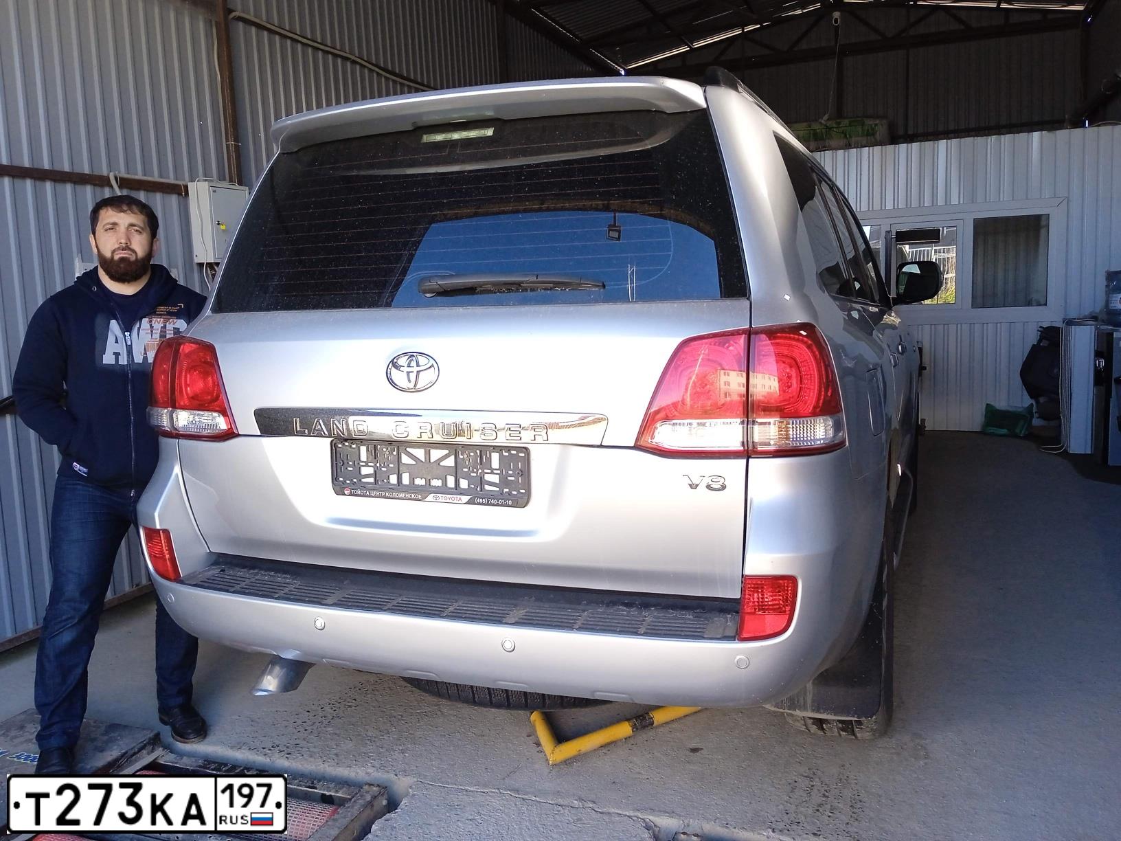 Фото автомобиля TOYOTA LANDCRUISER 200, 2010 — госномер О344ТВ71. Цвет: Серебристый