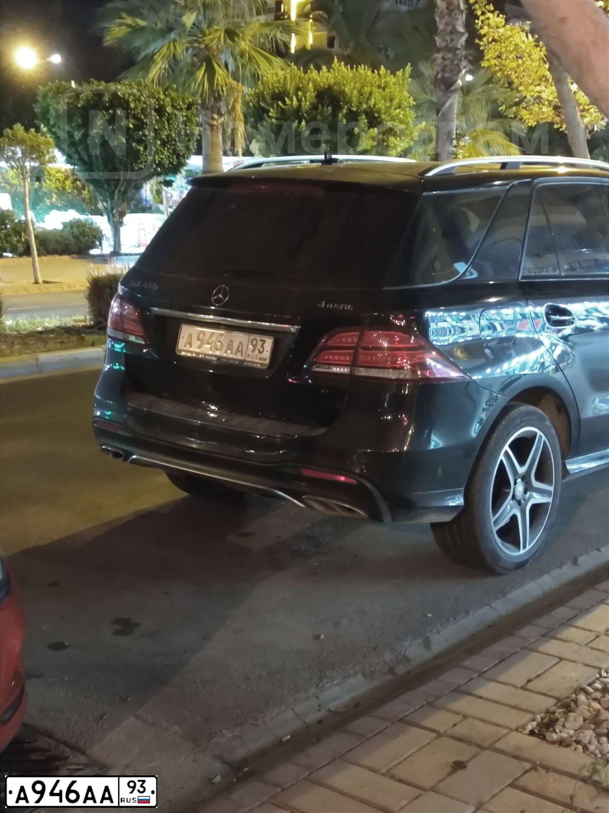 Фото автомобиля MERCEDES GLE-KLASSE, 2016 — госномер А946АА93. Цвет: ЧЕРНЫЙ