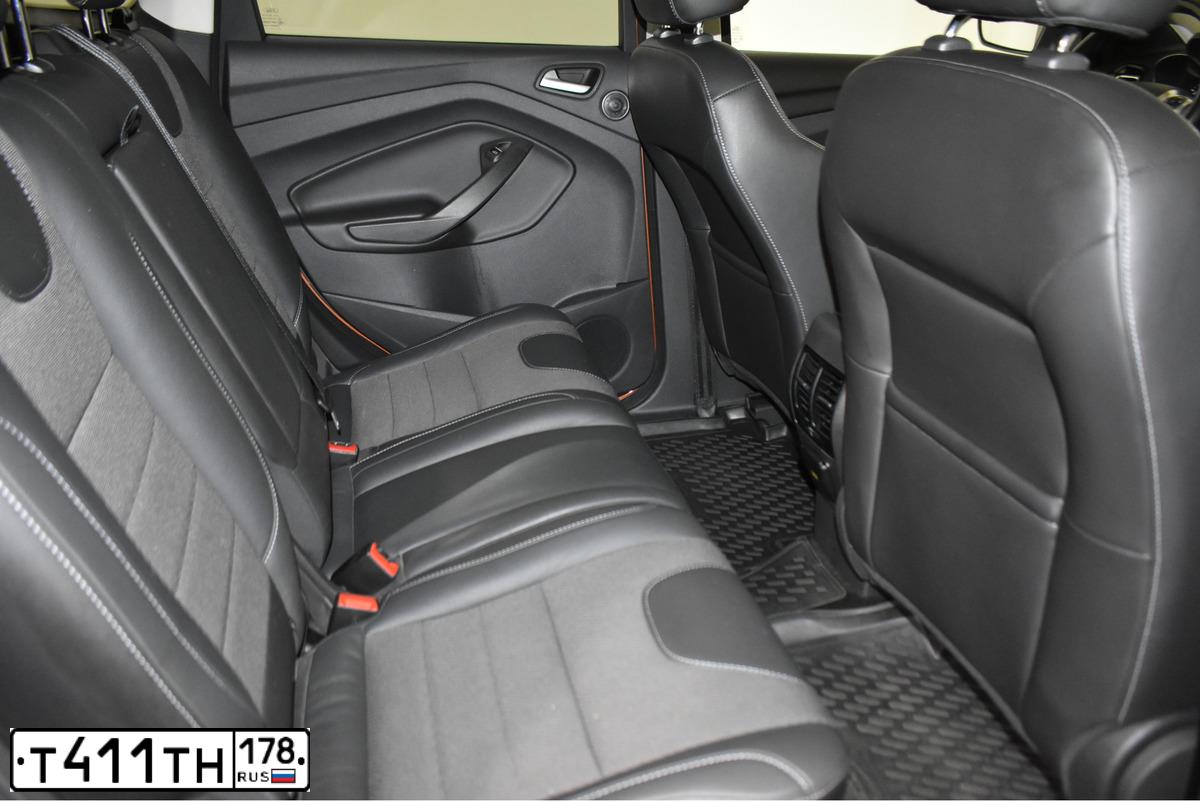 Фото автомобиля FORD KUGA, 2016 — госномер Т411ТН178. Цвет: Коричневый