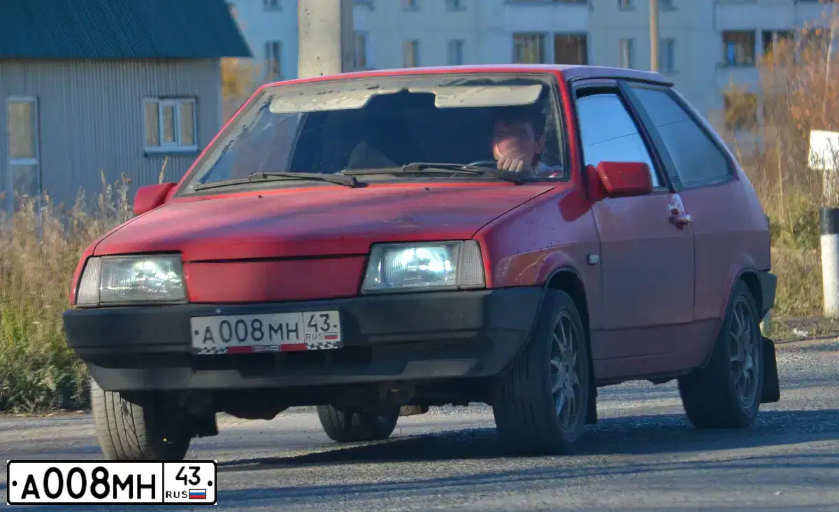 Фото автомобиля MERCEDES LK-SERIE, 1992 — госномер А008МН43. Цвет: БЕЛЫЙ