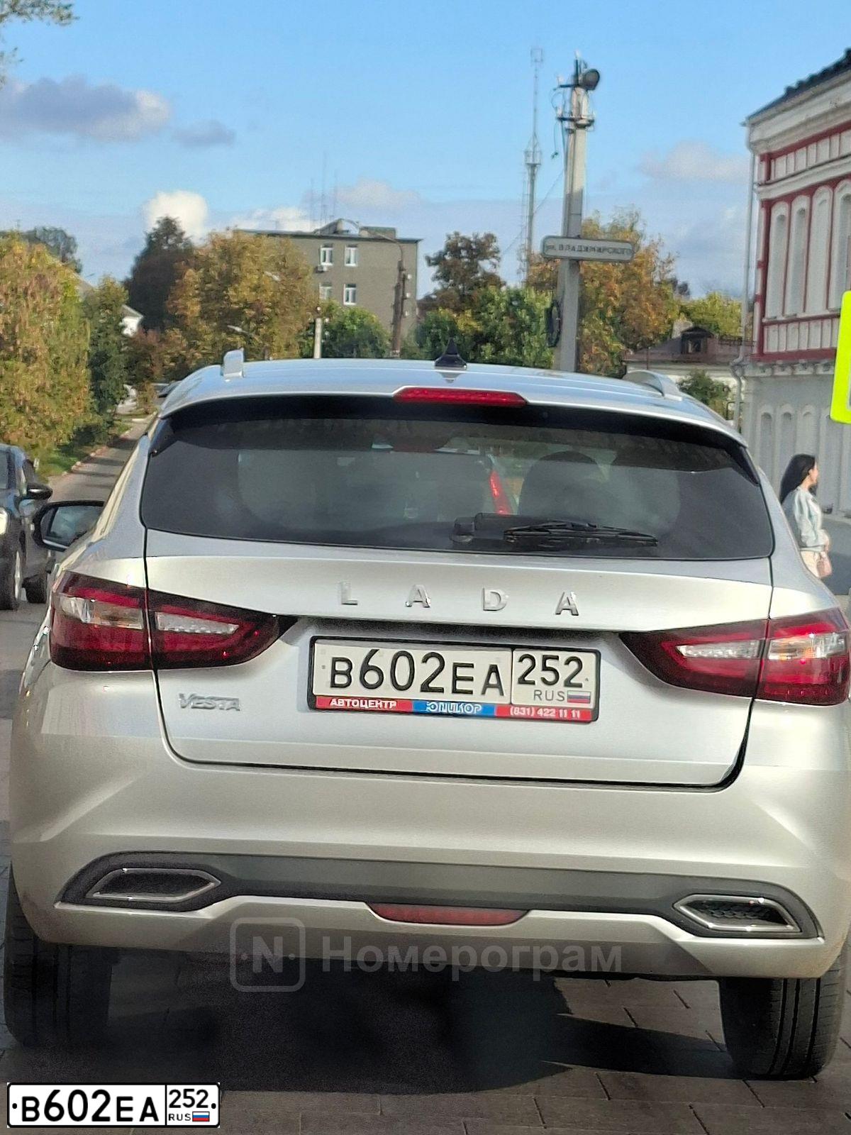 Фото автомобиля LADA VESTA, 2025 — госномер В602ЕА252. Цвет: Серый