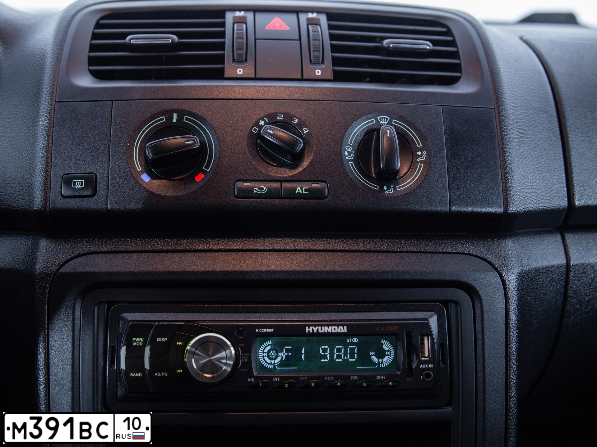 Фото автомобиля SKODA FABIA, 2013 — госномер М391ВС10. Цвет: КРАСНЫЙ