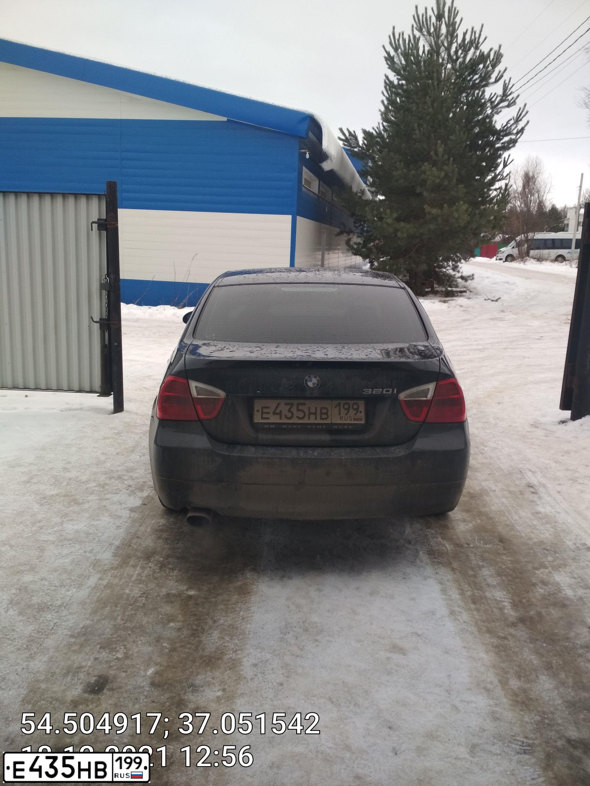 Фото автомобиля BMW SERIE 3, 2008 — госномер В339СС124. Цвет: ЧЕРНЫЙ