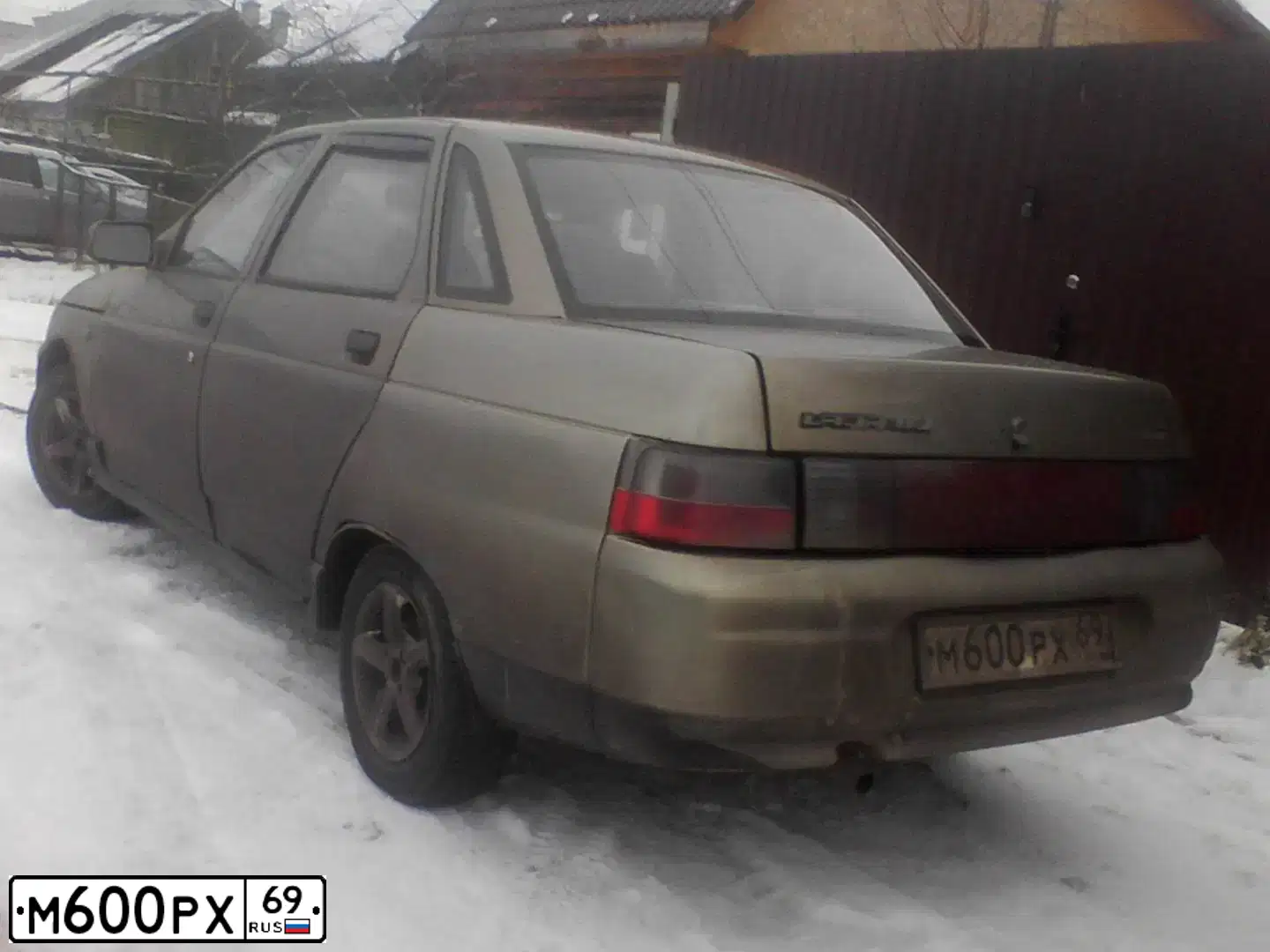Фото автомобиля ВАЗ 21102, 2001 — госномер С705РЕ05. Цвет: СЕРЕБРИСТЫЙ СЕРО-ЗЕЛЕНЫЙ