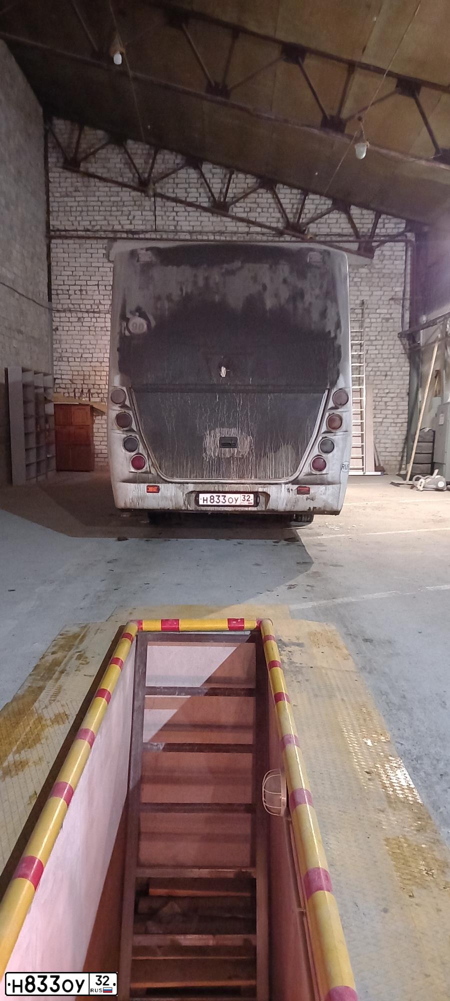 Фото автомобиля NEMAN 4202, 2019 — госномер Н833ОУ32. Цвет: Белый