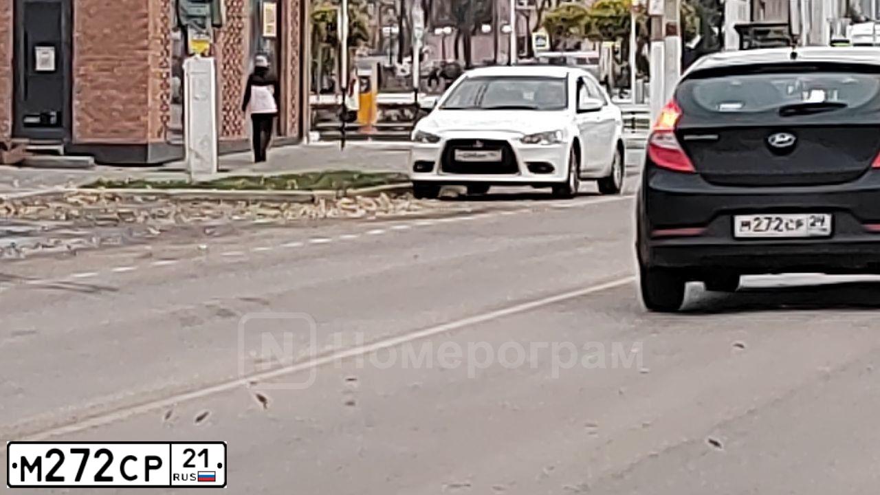 Фото автомобиля VOLKSWAGEN POLO, 2019 — госномер М272СР21. Цвет: Белый
