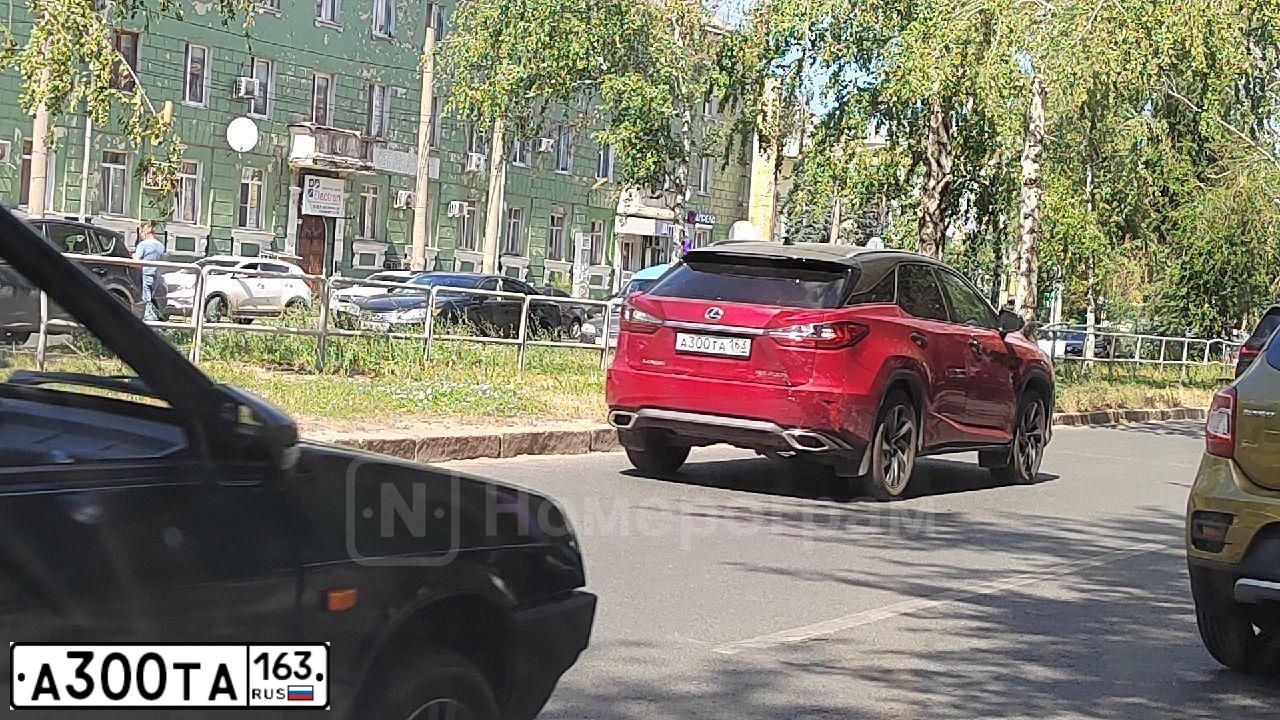 Фото автомобиля TOYOTA LANDCRUISER, 2003 — госномер Н007ЕМ63. Цвет: СЕРЕБРИСТЫЙ