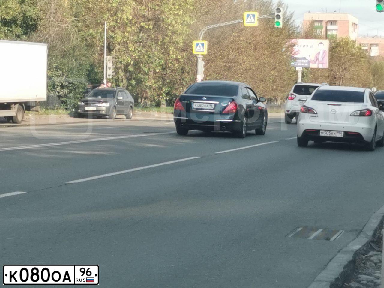 Фото автомобиля NISSAN TEANA, 2007 — госномер К080ОА96. Цвет: СИНИЙ
