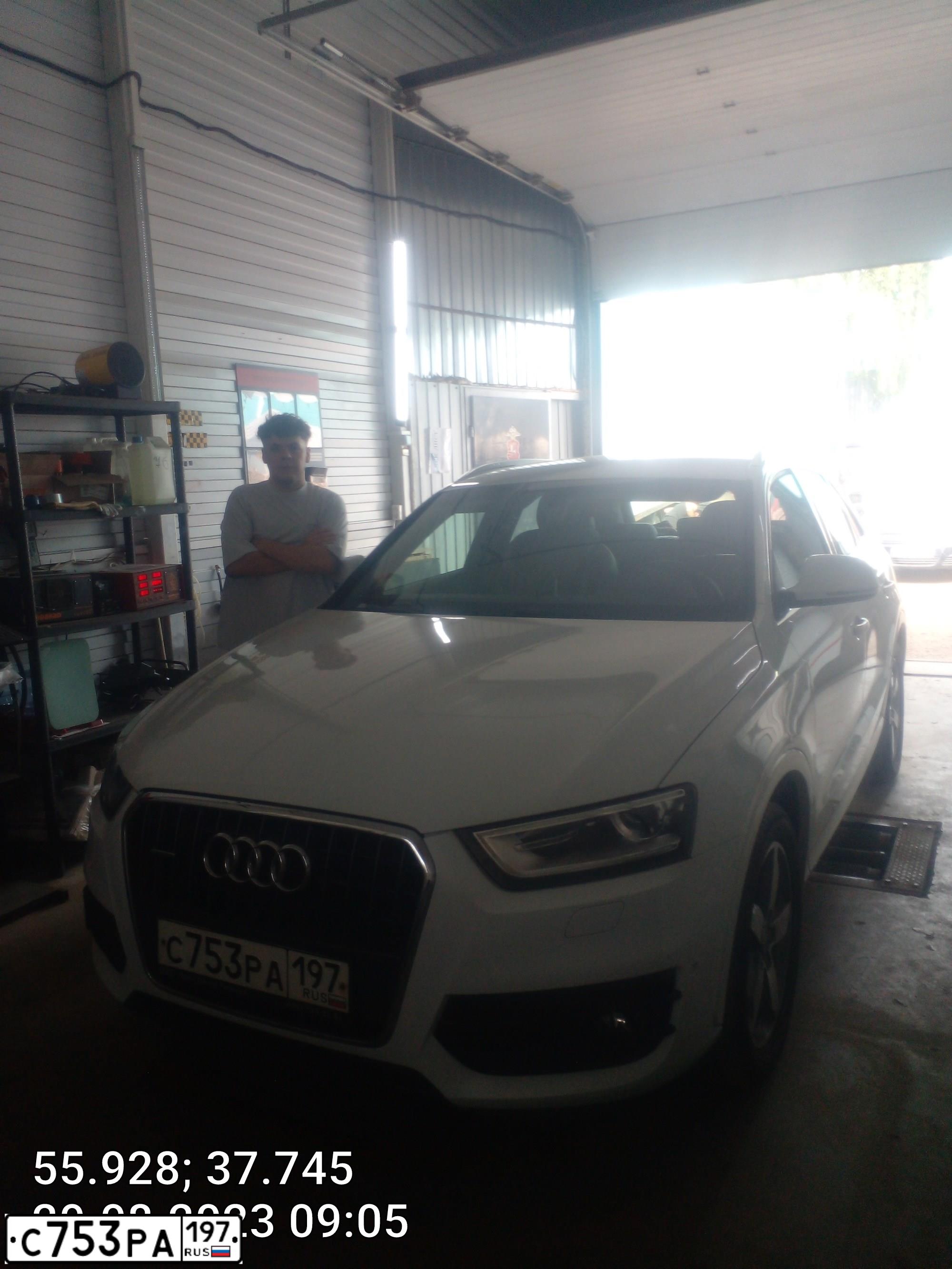 Фото автомобиля AUDI Q3, 2011 — госномер С753РА197. Цвет: Белый