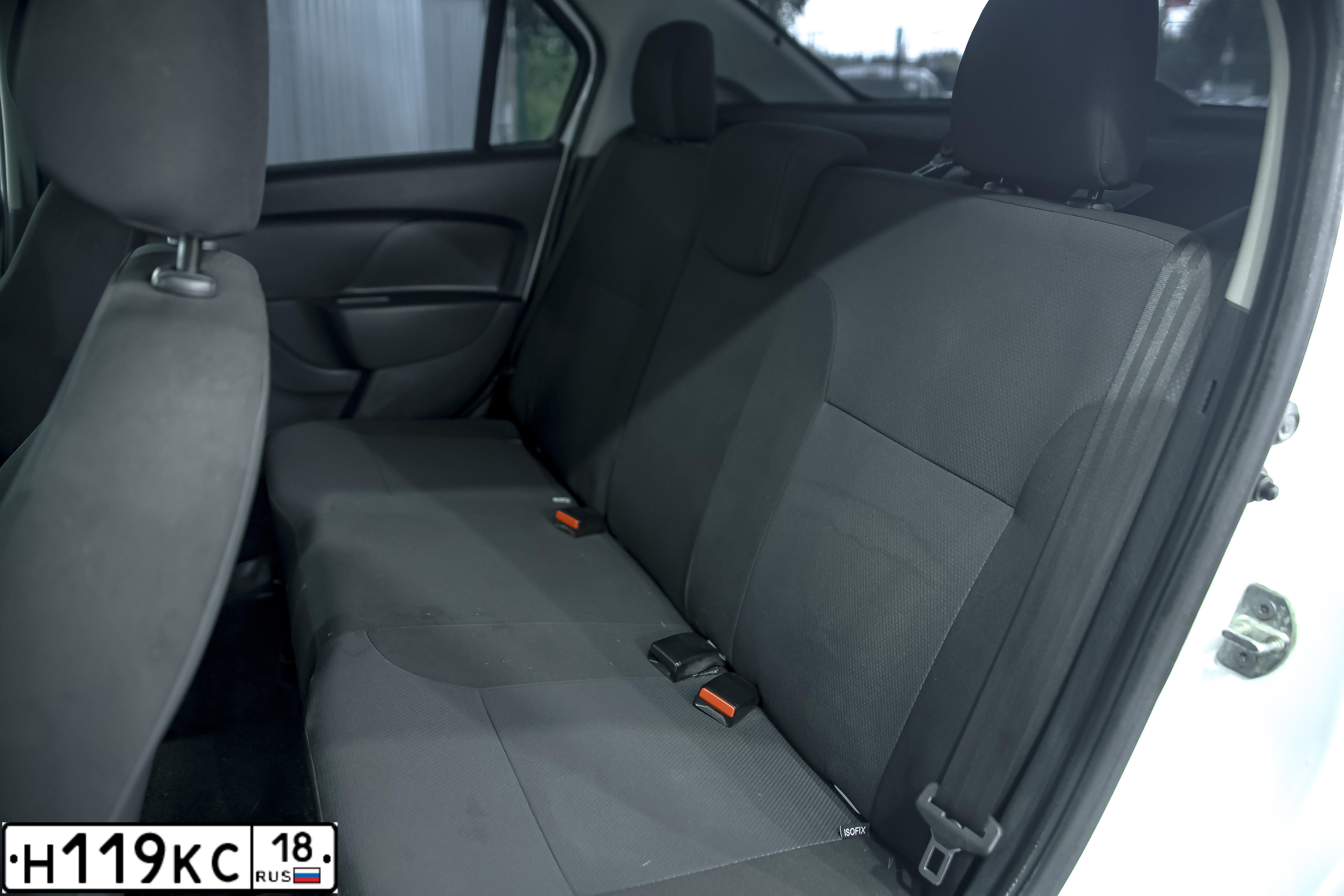 Фото автомобиля RENAULT LOGAN, 2018 — госномер Н119КС18. Цвет: Белый