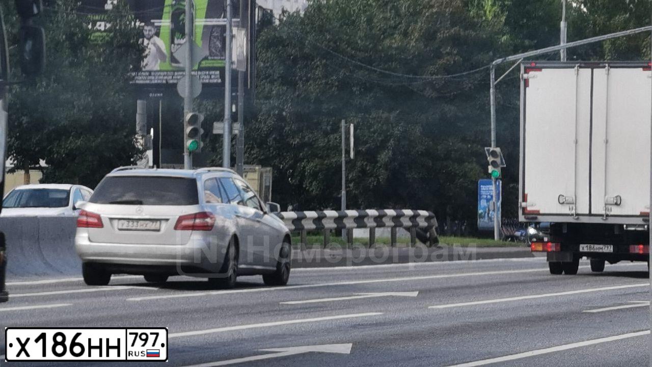 Фото автомобиля INFINITI QX70 /FX/, 2014 — госномер Х186НН797. Цвет: Белый