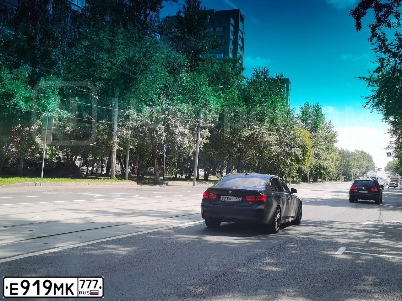 Фото автомобиля BMW SERIE 3, 2014 — госномер М498РТ790. Цвет: ЧЕРНЫЙ