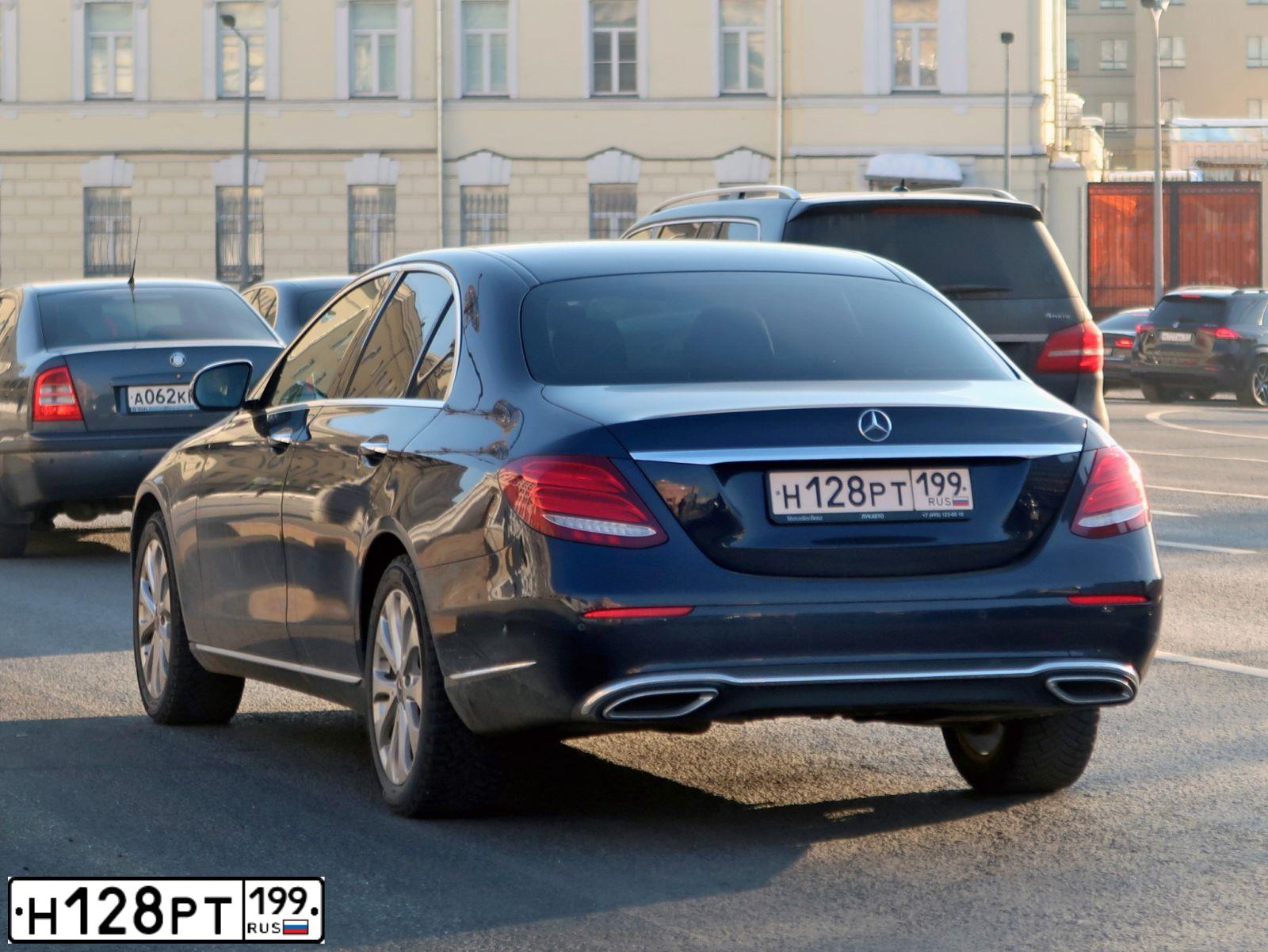 Фото автомобиля MERCEDES E-KLASSE, 2013 — госномер В339ОС799. Цвет: Коричневый