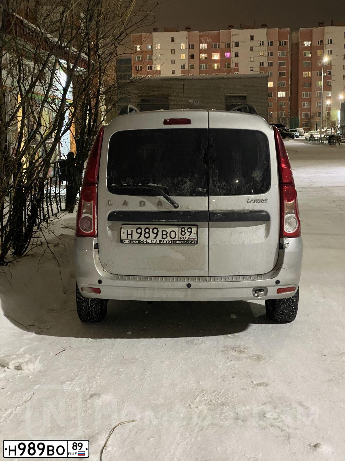Фото автомобиля LADA LARGUS, 2020 — госномер С624МЕ89. Цвет: СЕРЫЙ
