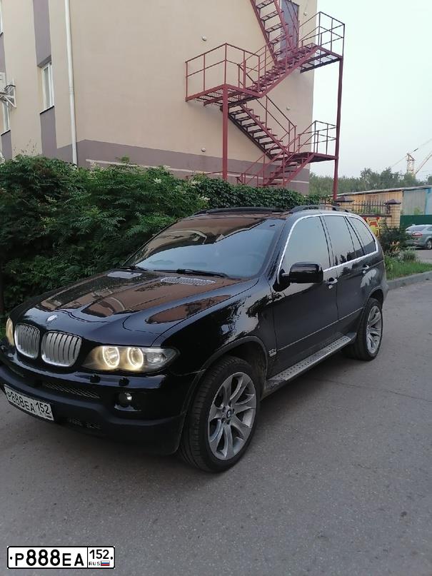 Фото автомобиля MITSUBISHI OUTLANDER, 2006 — госномер О857ЕЕ154. Цвет: ЧЕРНЫЙ