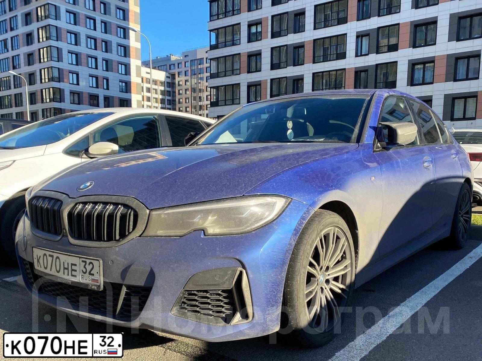 Фото автомобиля BMW SERIE 3, 2019 — госномер К070НЕ32. Цвет: СИНИЙ
