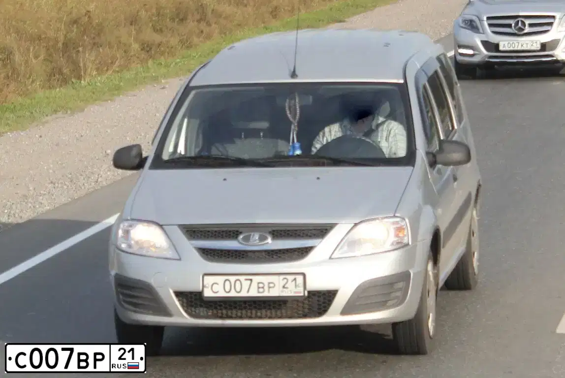 Фото автомобиля LADA LARGUS, 2012 — госномер С007ВР21. Цвет: Серебристый