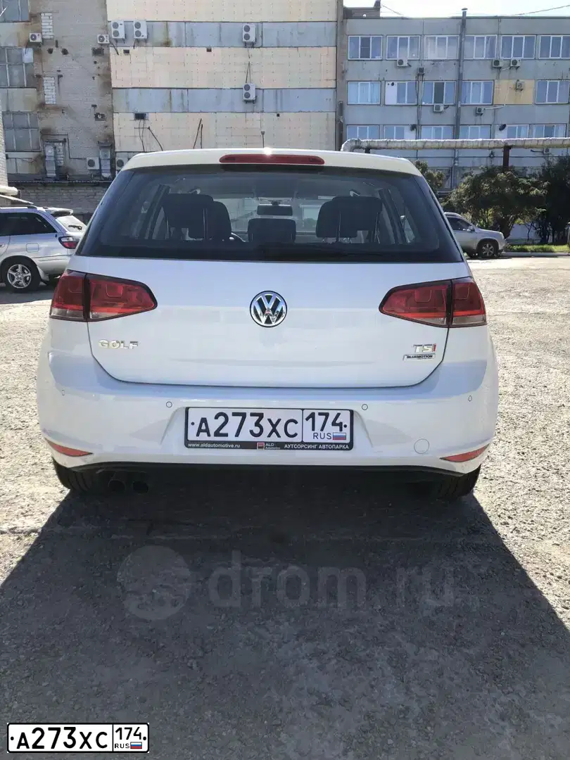 Фото автомобиля VOLKSWAGEN GOLF, 2015 — госномер А273ХС174. Цвет: Белый