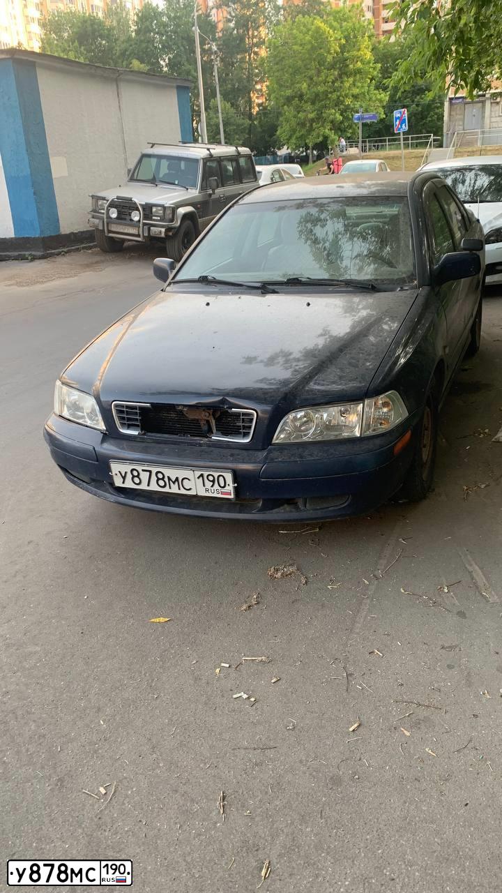 Фото автомобиля VOLVO S40, 2003 — госномер У878МС190. Цвет: СИНИЙ ТЕМНЫЙ