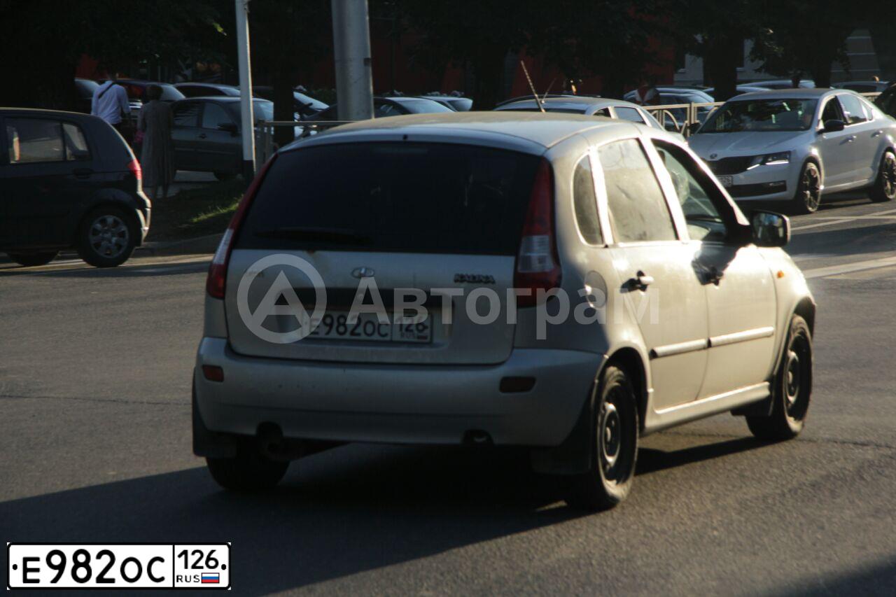 Фото автомобиля LADA 1119 KALINA, 2011 — госномер Е982ОС126. Цвет: Серебристый