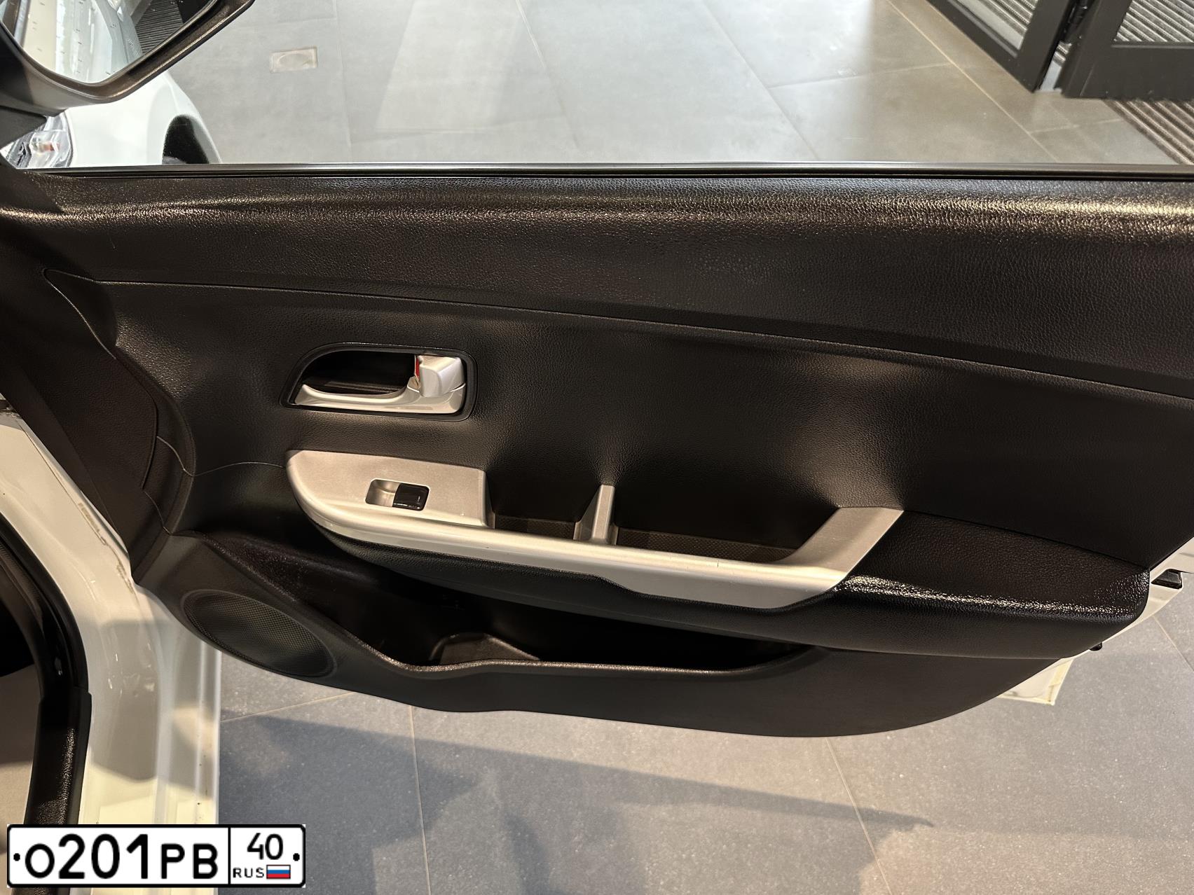 Фото автомобиля KIA RIO, 2012 — госномер С839ЕС40. Цвет: Белый