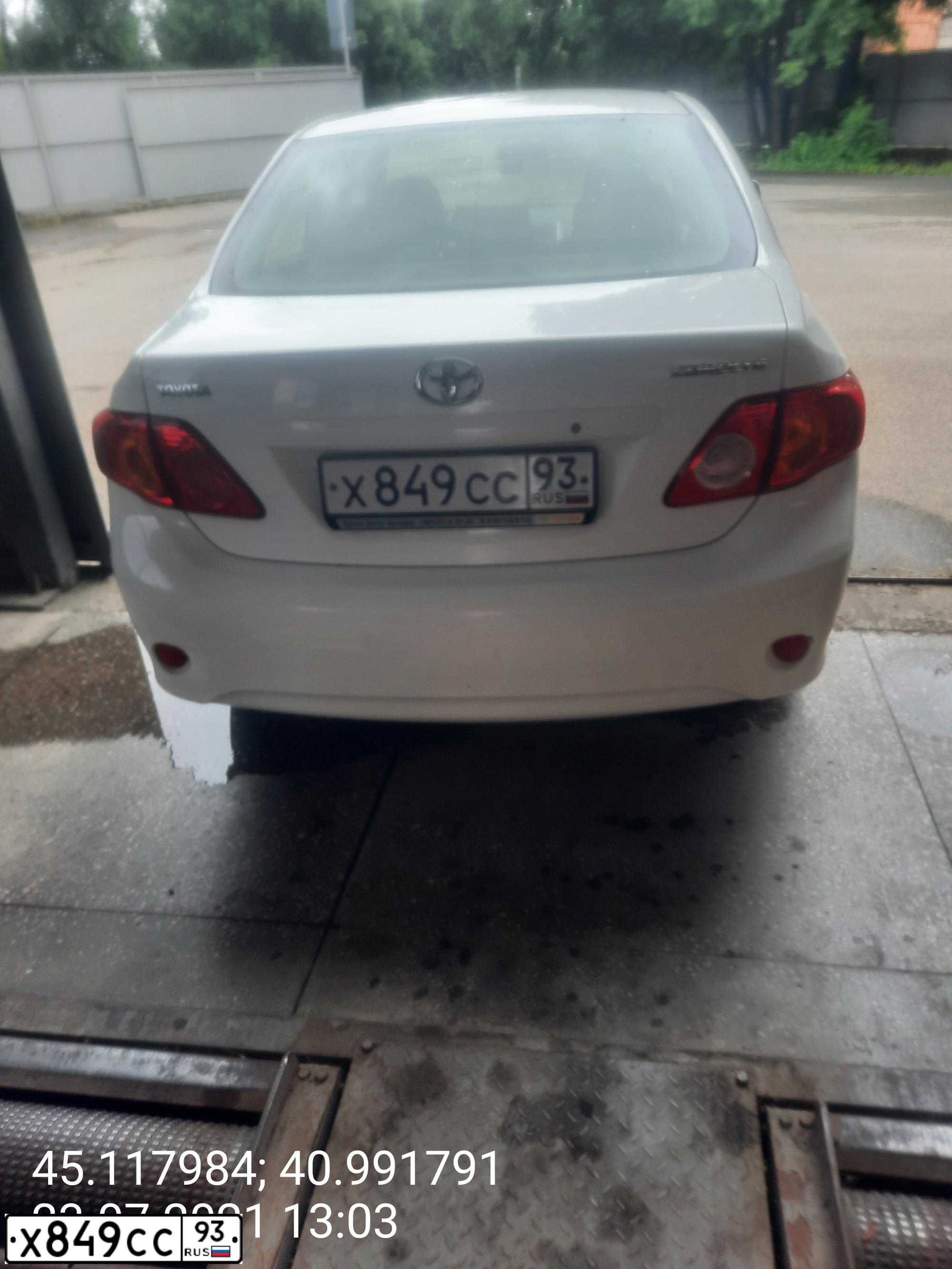 Фото автомобиля TOYOTA COROLLA, 2009 — госномер Х849СС93. Цвет: БЕЛЫЙ