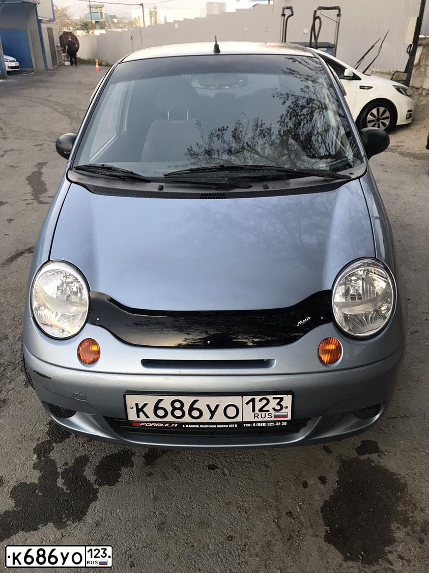 Фото автомобиля DAEWOO NEXIA, 2010 — госномер А686УО93. Цвет: Бледно-Черный