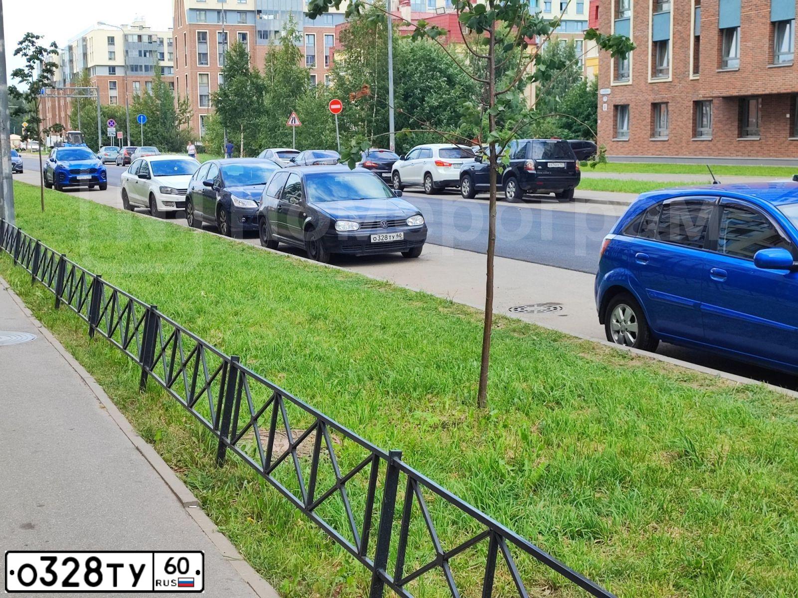 Фото автомобиля VOLKSWAGEN GOLF, 2001 — госномер О328ТУ60. Цвет: ЧЕРНЫЙ