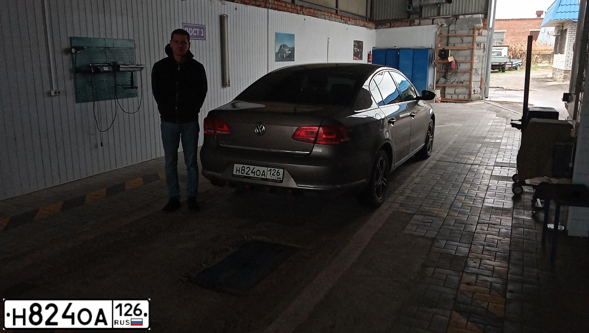 Фото автомобиля VOLKSWAGEN PASSAT, 2011 — госномер С895ВХ180. Цвет: СЕРО-КОРИЧНЕВЫЙ