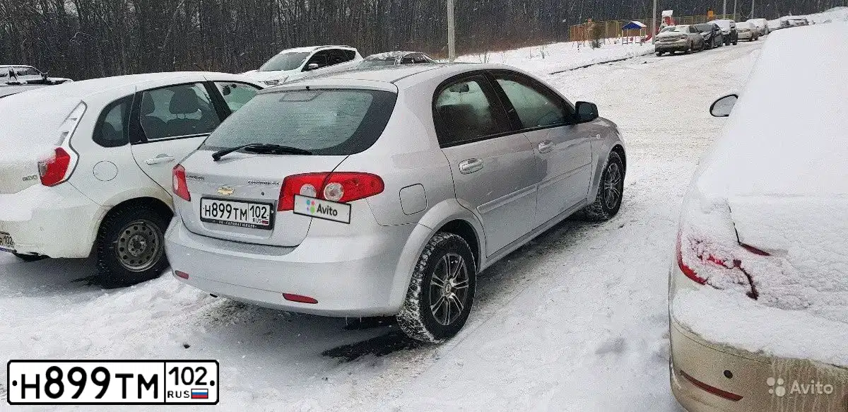 Фото автомобиля CHEVROLET LACETTI, 2012 — госномер Н899ТМ102. Цвет: серебристый