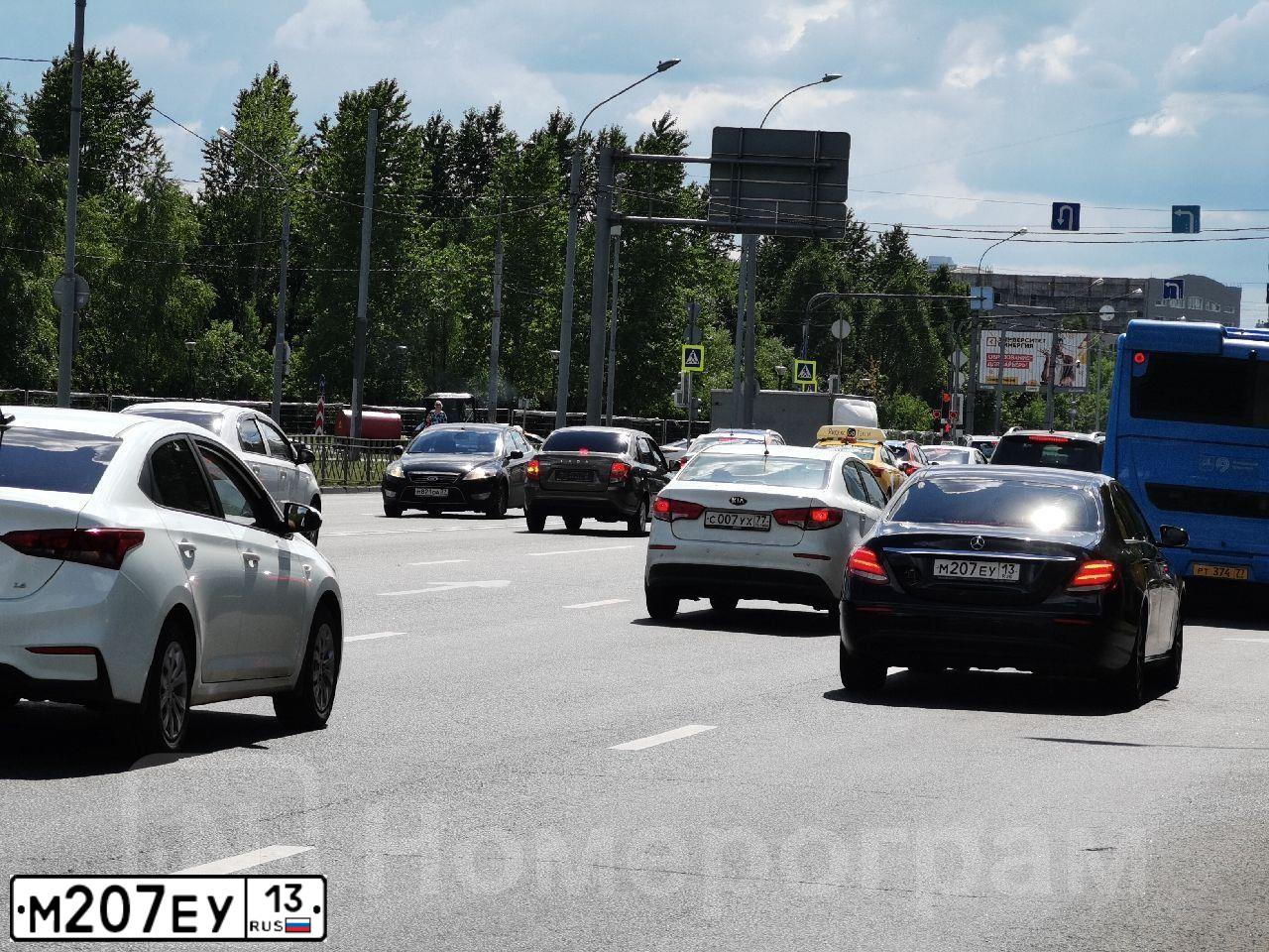 Фото автомобиля MERCEDES-BENZ E200D, 2018 — госномер Н894АТ13. Цвет: ЧЕРНЫЙ