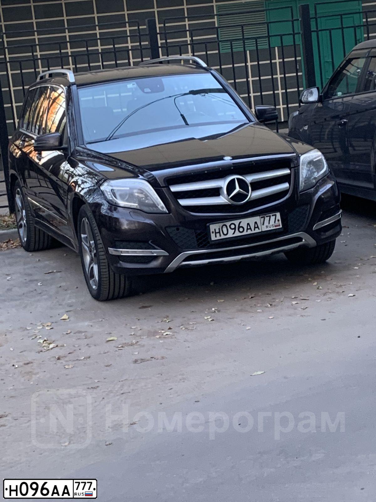 Фото автомобиля MERCEDES GLK-KLASSE, 2012 — госномер Н096АА777. Цвет: КОРИЧНЕВЫЙ