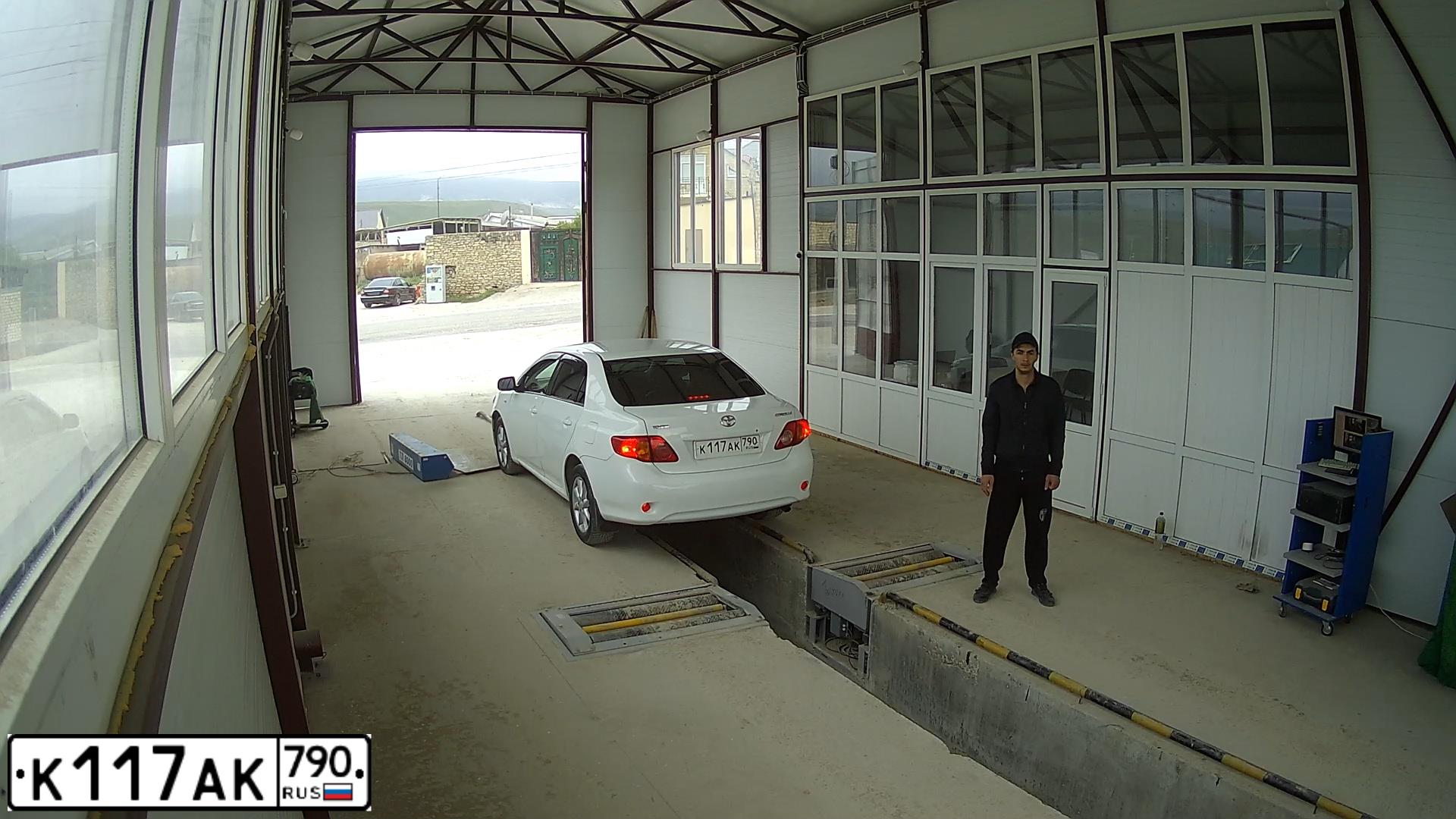 Фото автомобиля TOYOTA COROLLA, 2008 — госномер М111ЕТ161. Цвет: Белый