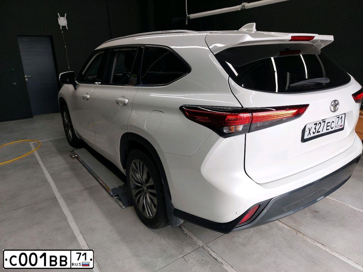 Фото автомобиля TOYOTA HIGHLANDER, 2014 — госномер С001ВВ71. Цвет: СЕРЫЙ