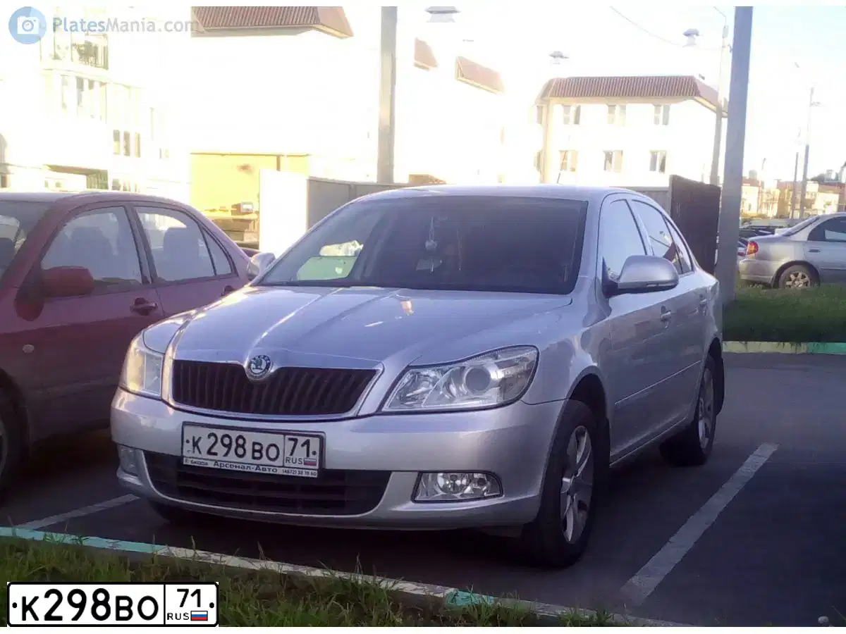 Фото автомобиля SKODA OCTAVIA, 2010 — госномер Т189ХР750. Цвет: СЕРЕБРИСТЫЙ