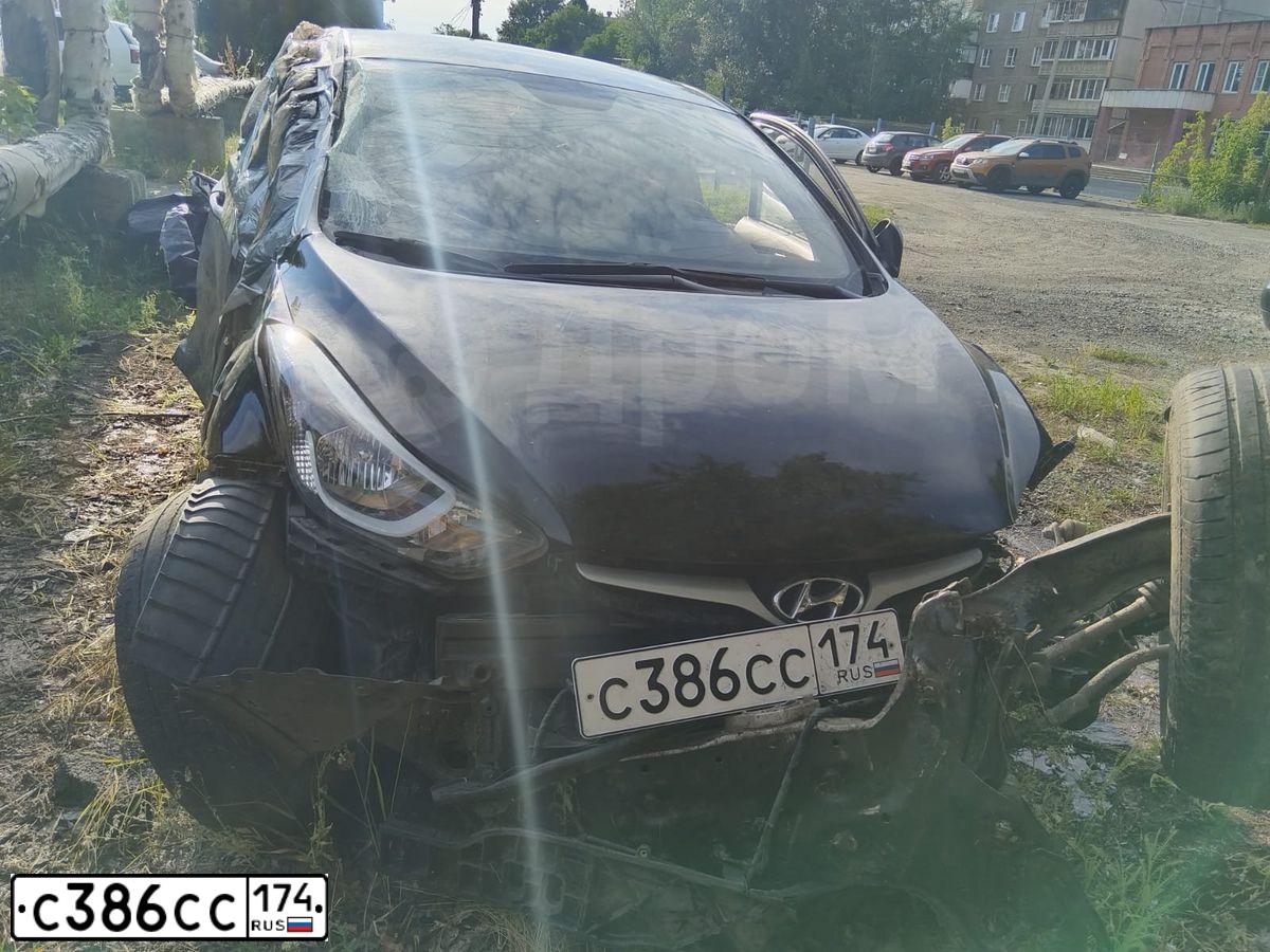 Фото автомобиля HYUNDAI ELANTRA, 2015 — госномер С585УО58. Цвет: ЧЕРНЫЙ
