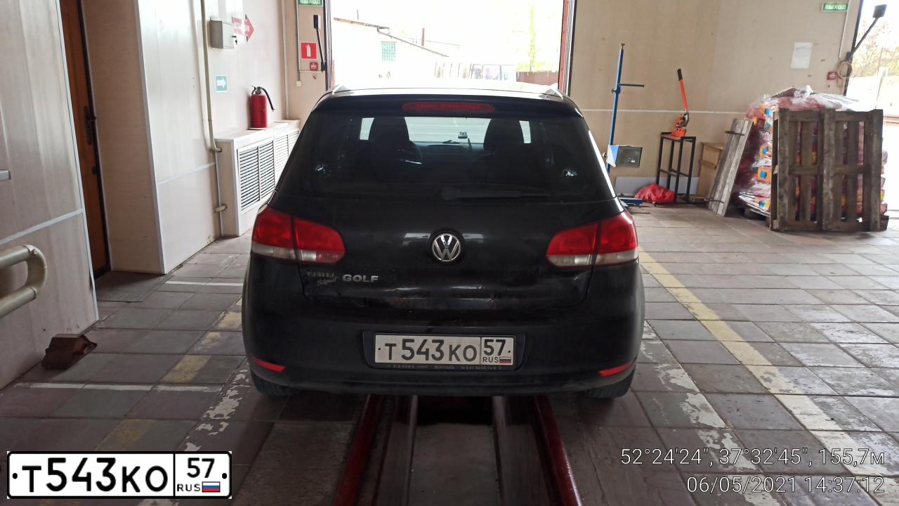 Фото автомобиля VOLKSWAGEN GOLF, 2009 — госномер Т543КО57. Цвет: ЧЕРНЫЙ