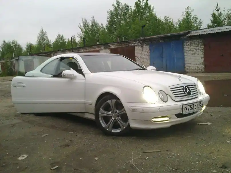 Фото автомобиля MERCEDES CLK-KLASSE, 1999 — госномер С059ЕВ198. Цвет: Белый