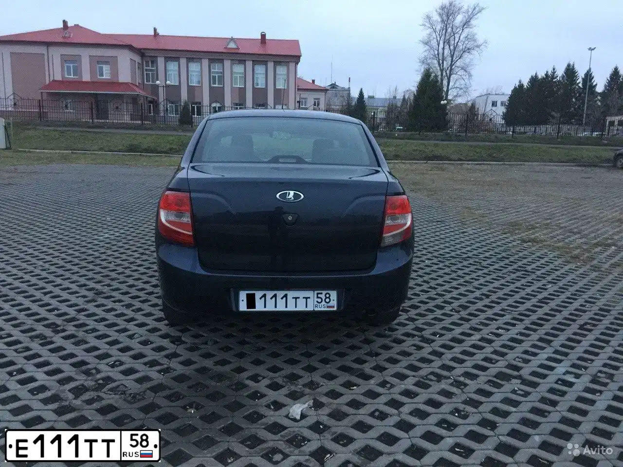 Фото автомобиля VOLKSWAGEN JETTA, 2013 — госномер Е111ТТ58. Цвет: ЧЕРНЫЙ