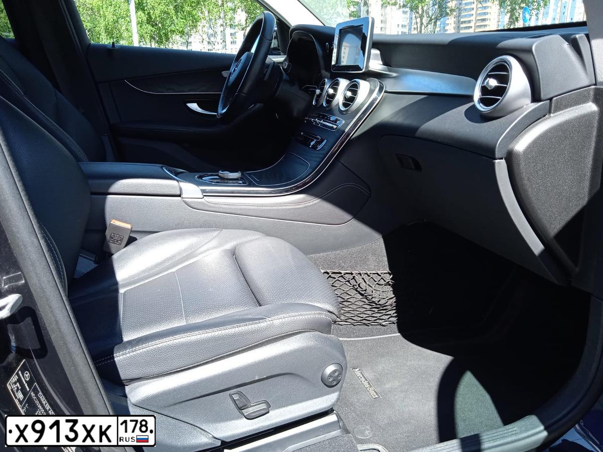 Фото автомобиля MERCEDES-BENZ GLC220, 2017 — госномер Т242ЕВ198. Цвет: ЧЕРНЫЙ