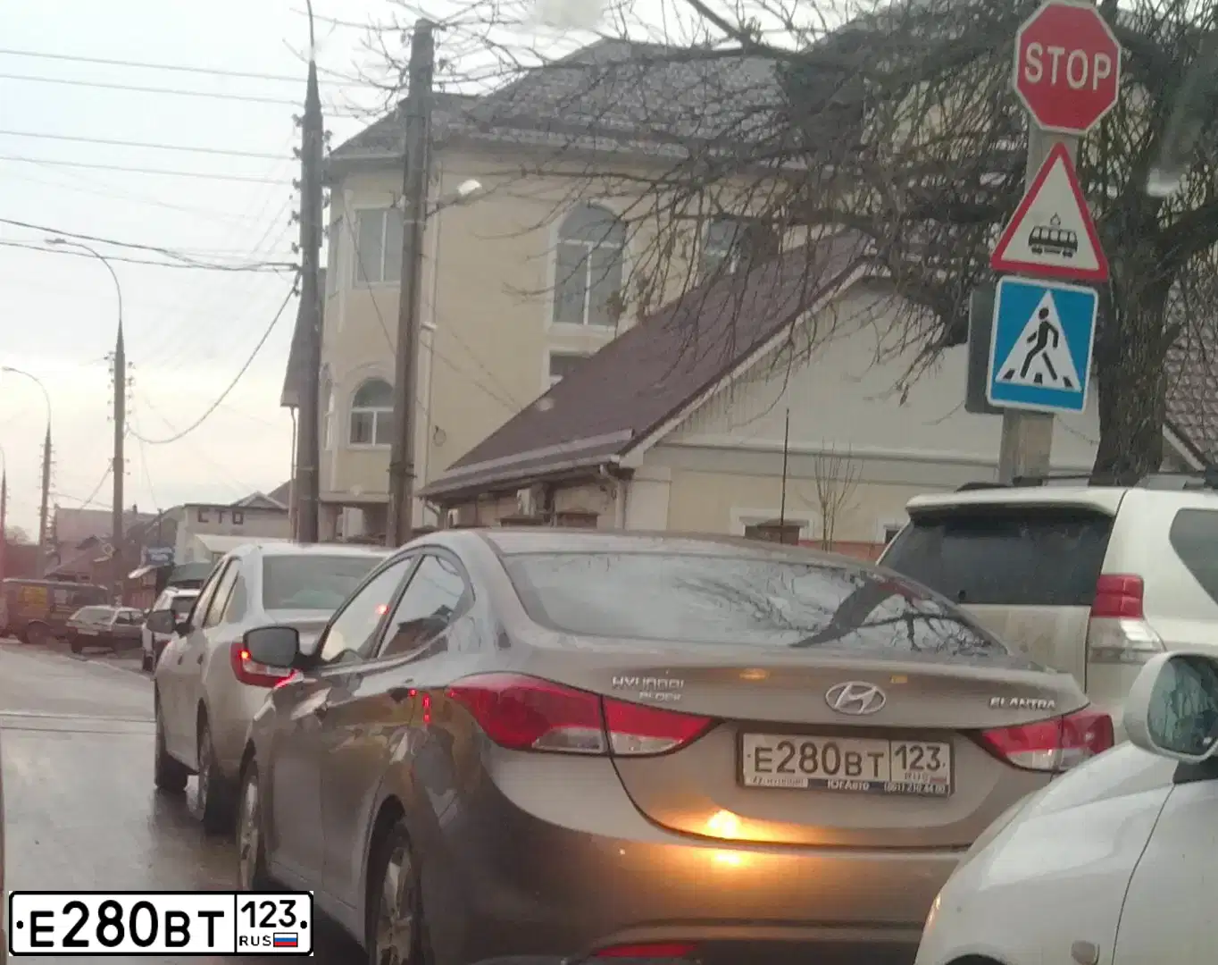 Фото автомобиля HYUNDAI ELANTRA, 2012 — госномер Е280ВТ123. Цвет: БРОНЗОВЫЙ