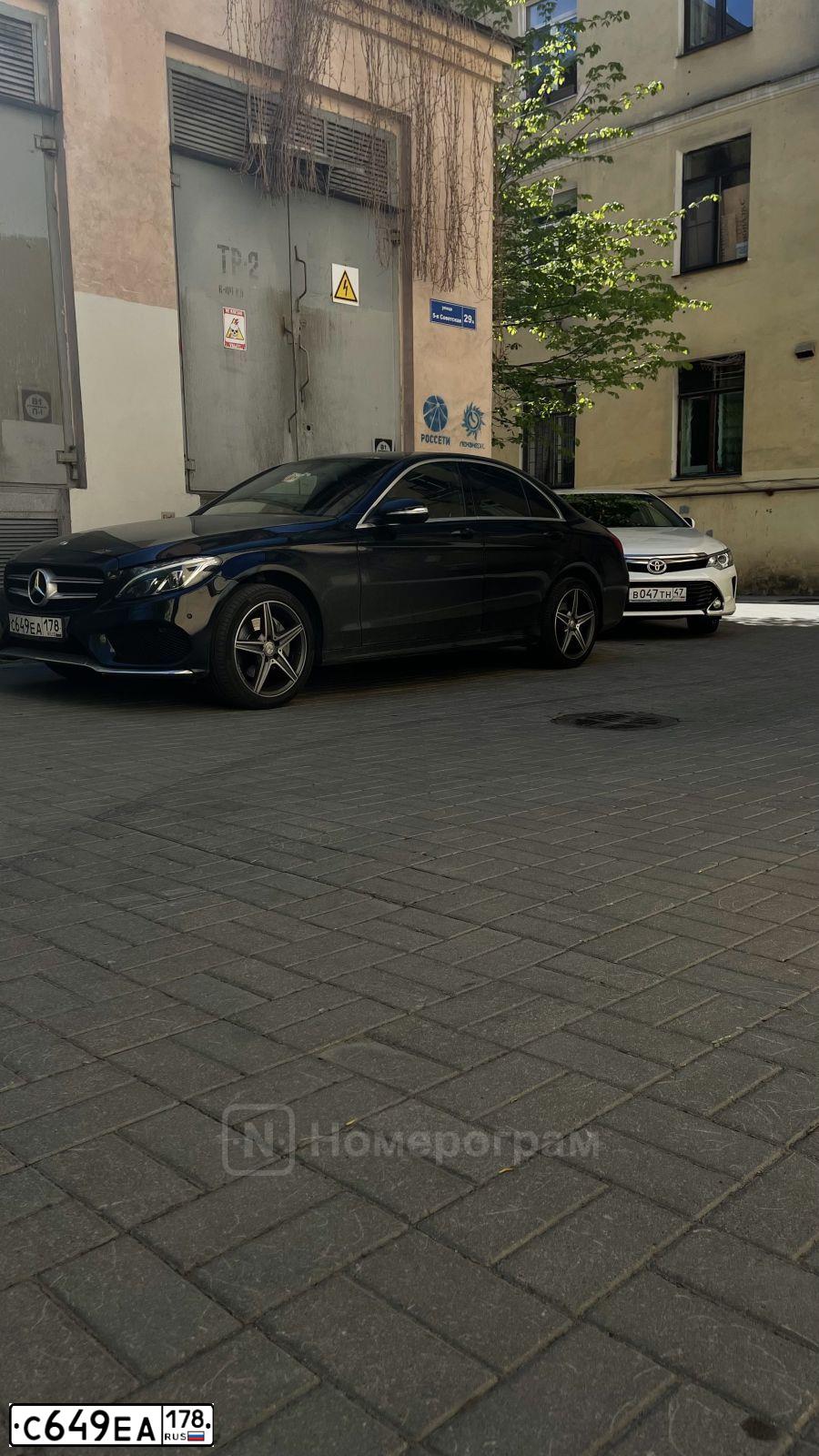 Фото автомобиля MERCEDES-BENZ C180, 2014 — госномер Т141УО198. Цвет: ЧЕРНЫЙ