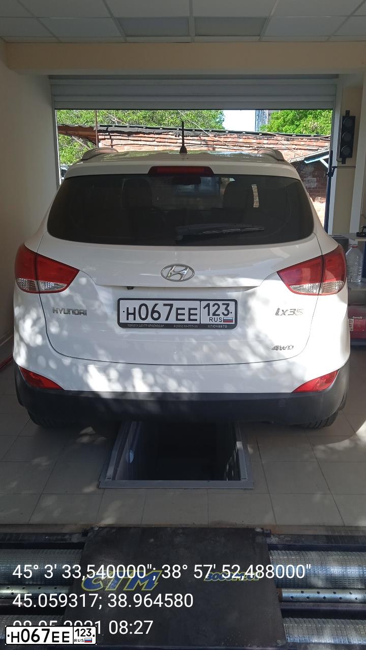 Фото автомобиля HYUNDAI IX35, 2012 — госномер Н067ЕЕ123. Цвет: БЕЛЫЙ