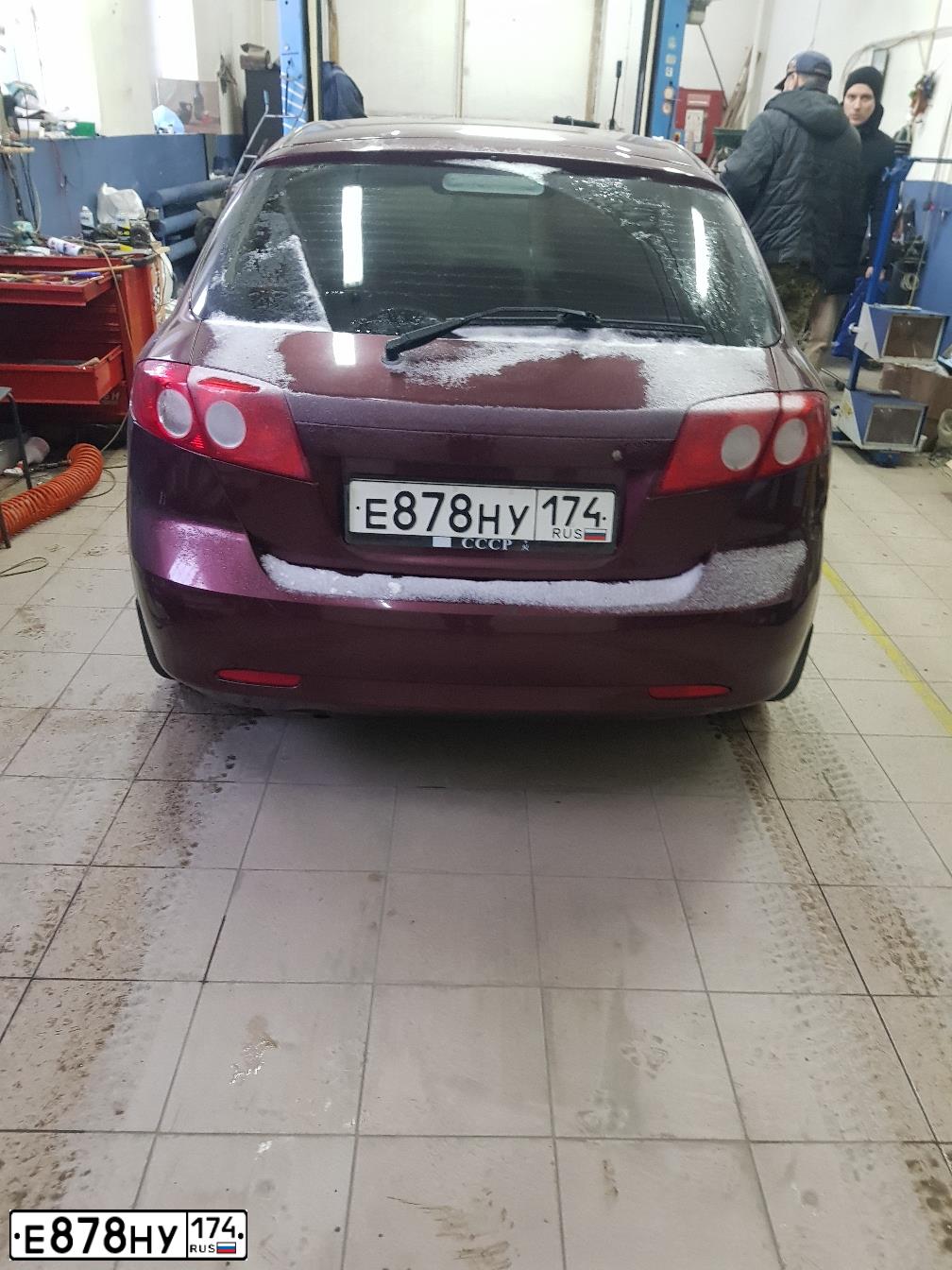 Фото автомобиля CHEVROLET LACETTI, 2007 — госномер О991НВ45. Цвет: ТЕМНО-КРАСНЫЙ